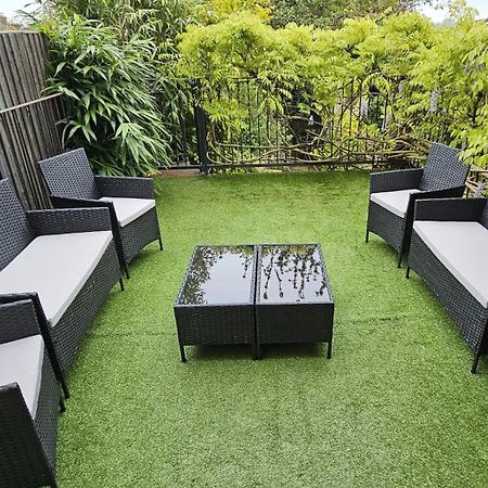 메이드스톤 The Hive 4 Bed House Pool Table Air-Con 빌라 외부 사진