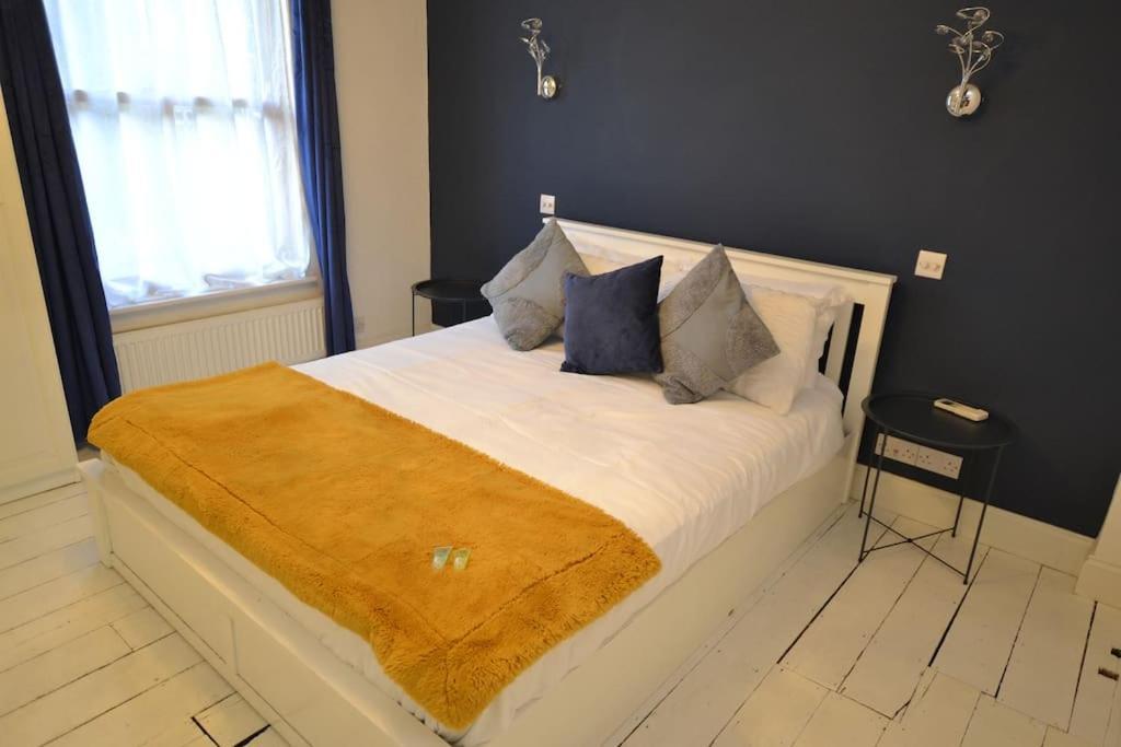 메이드스톤 The Hive 4 Bed House Pool Table Air-Con 빌라 외부 사진