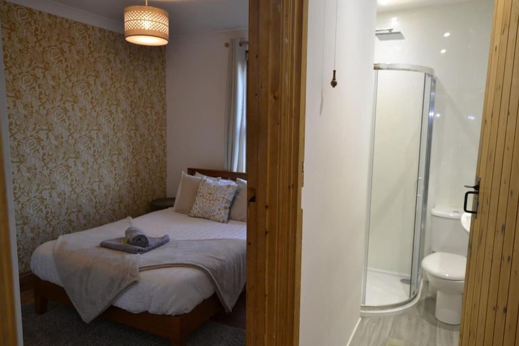 메이드스톤 The Hive 4 Bed House Pool Table Air-Con 빌라 외부 사진