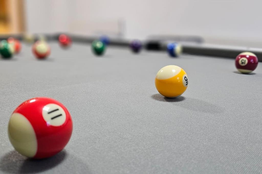 메이드스톤 The Hive 4 Bed House Pool Table Air-Con 빌라 외부 사진