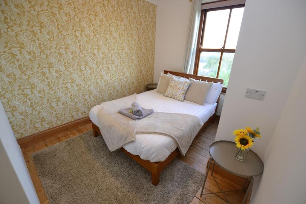 메이드스톤 The Hive 4 Bed House Pool Table Air-Con 빌라 외부 사진